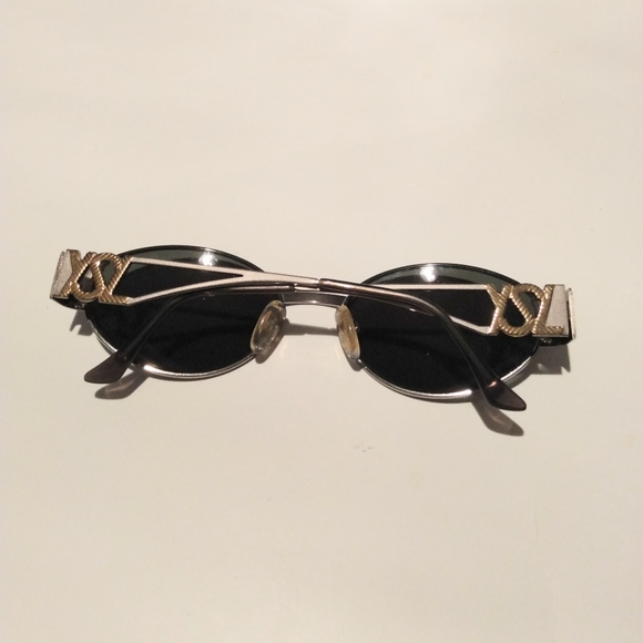 Yves Saint Laurent 1990 Women's Vintage Sunglasses - Picture 8 of 16